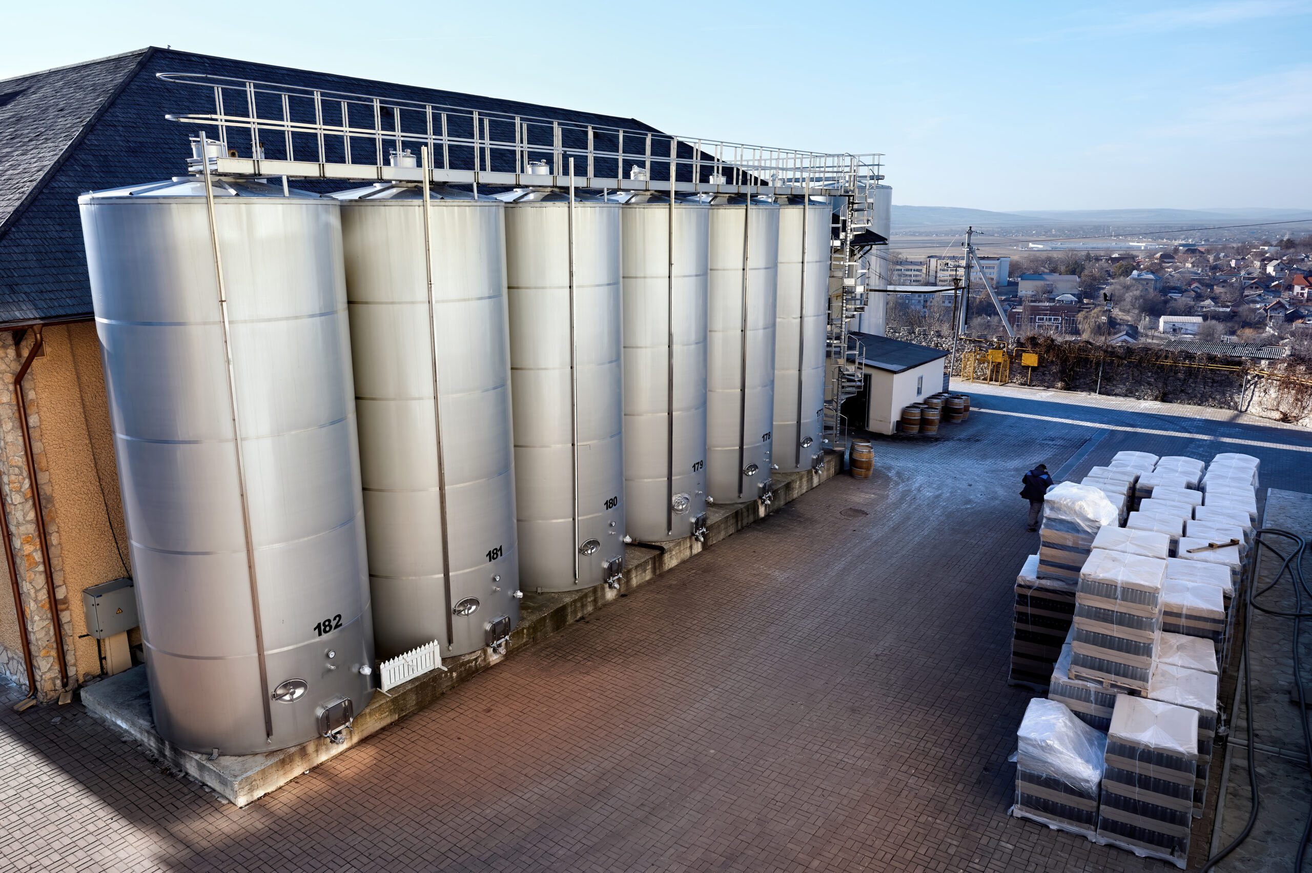 Montering av silos – steg för steg från grund till färdig anläggning