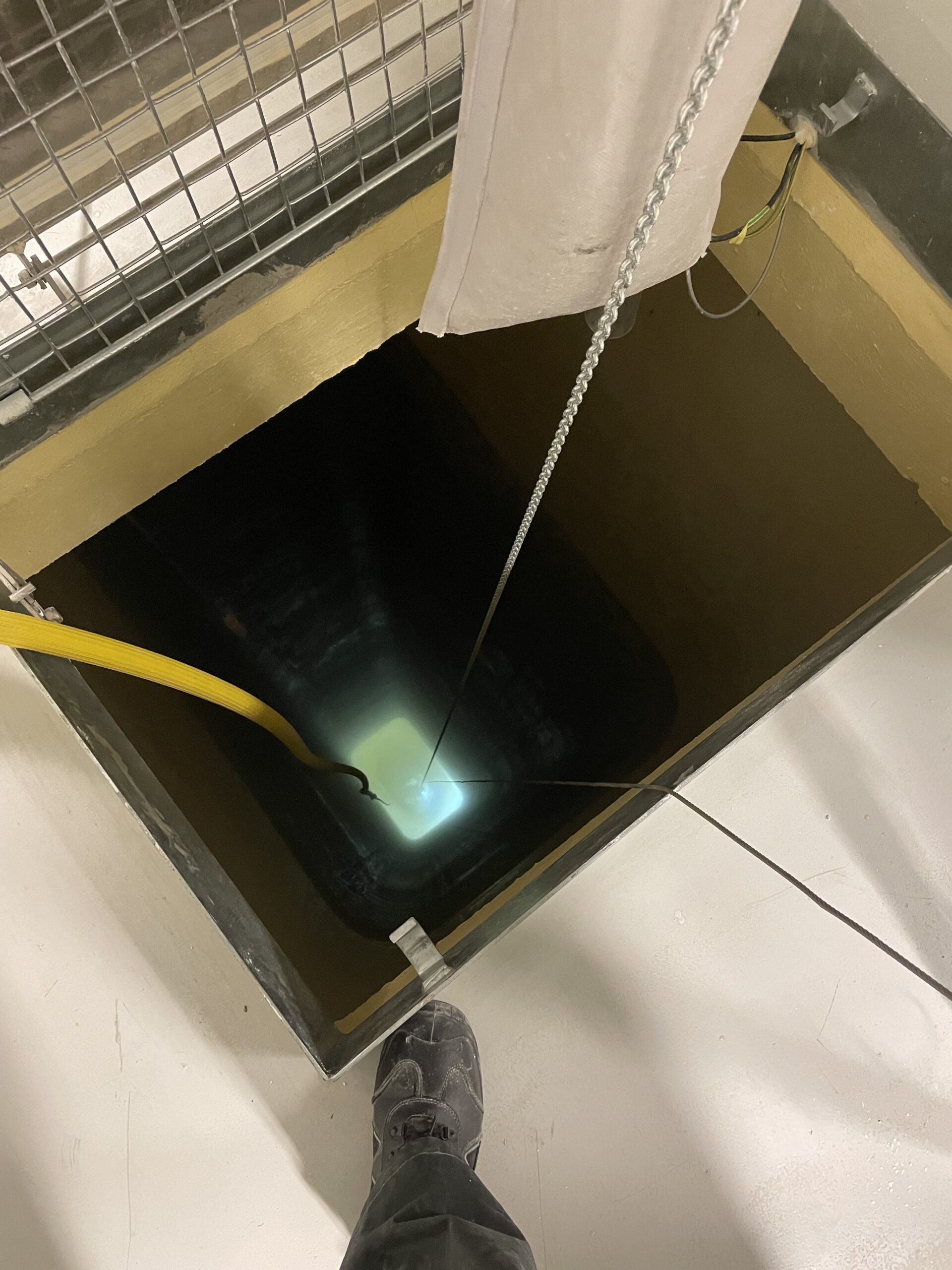 Silo Service tekniker ved akut nødudrykning