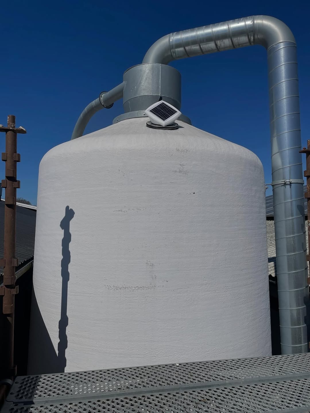 INSYLO sensor monteret på metalsilo